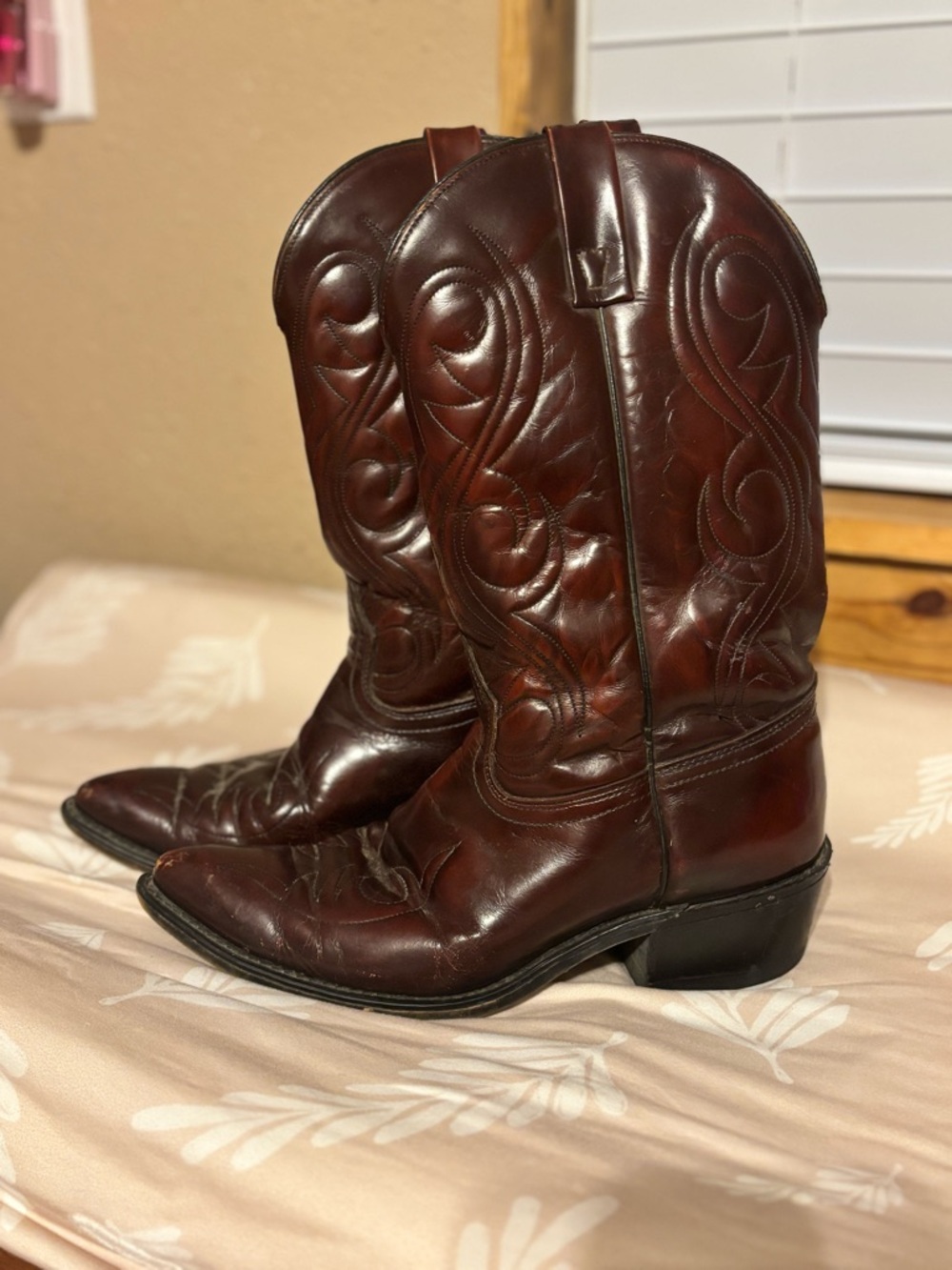 Vintage Acme Brown Leather Western Cowboy Boots